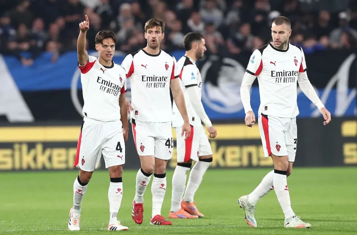 Jugadores de AC Milan en celebración durante el partido