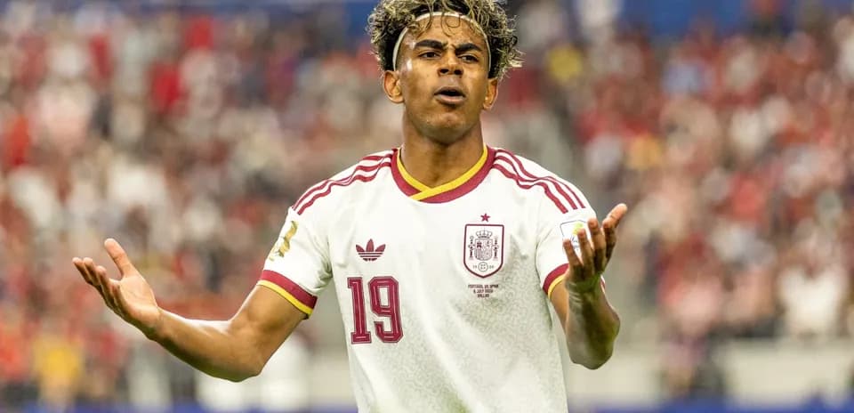 Jugador de España protestando durante un partido