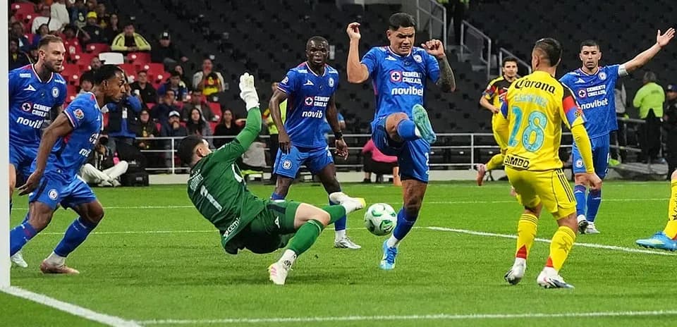 Acción del partido Cruz Azul vs Club América