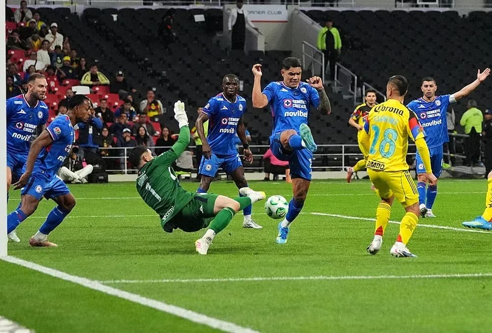 Acción del partido Cruz Azul vs Club América