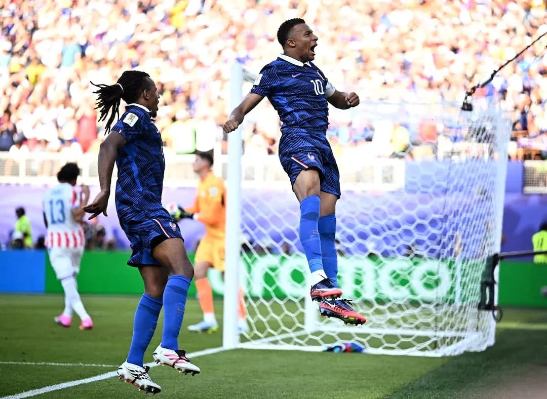 Jugadores franceses celebrando un gol