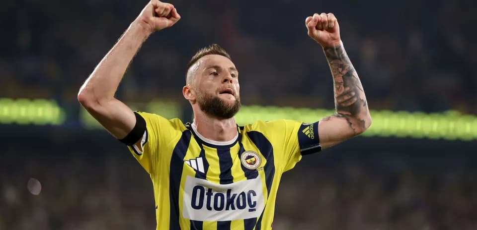 Jugador de Fenerbahçe celebrando un gol