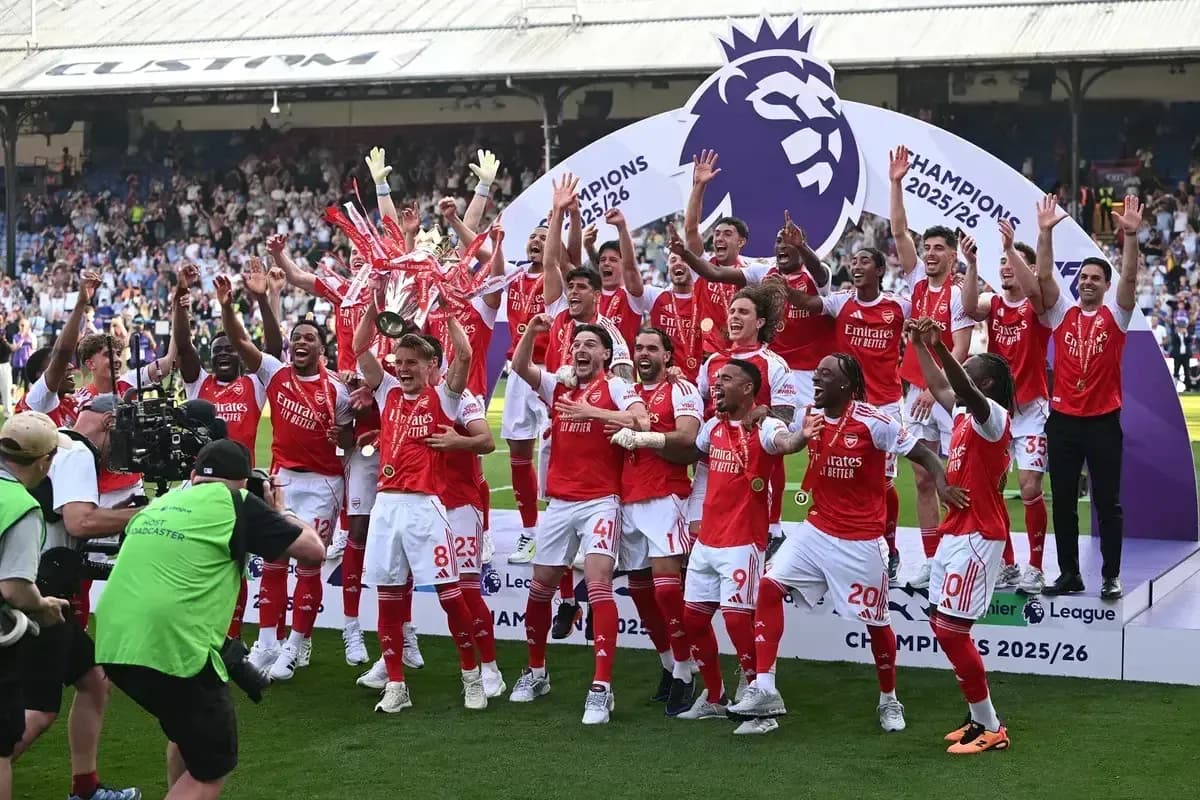 Jugadores de Arsenal celebrando el campeonato de la Premier League
