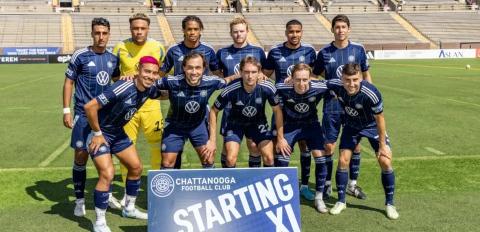 Equipo titular de Chattanooga FC antes del partido