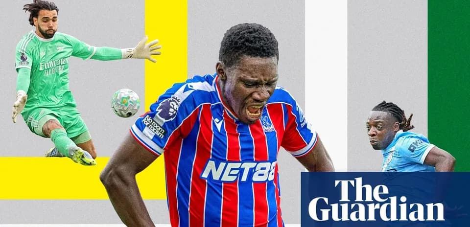 Jugador de Crystal Palace fallando un tiro en partido