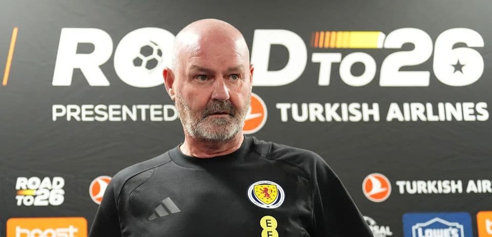 Entrenador de Escocia en conferencia de prensa