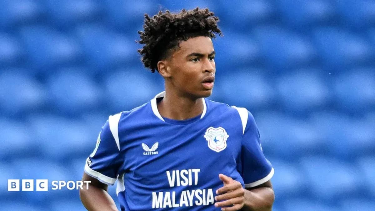 Jugador de Cardiff City en acción durante el partido