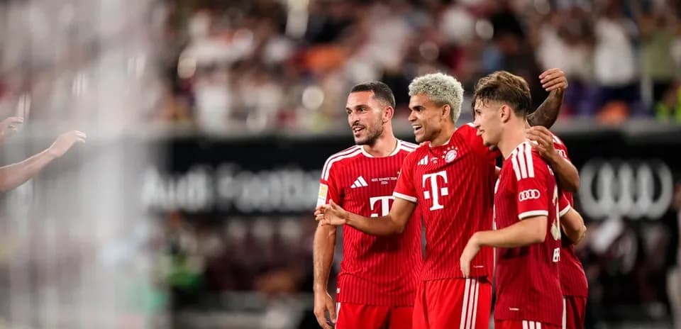 Jugadores de Bayern celebrando un gol juntos