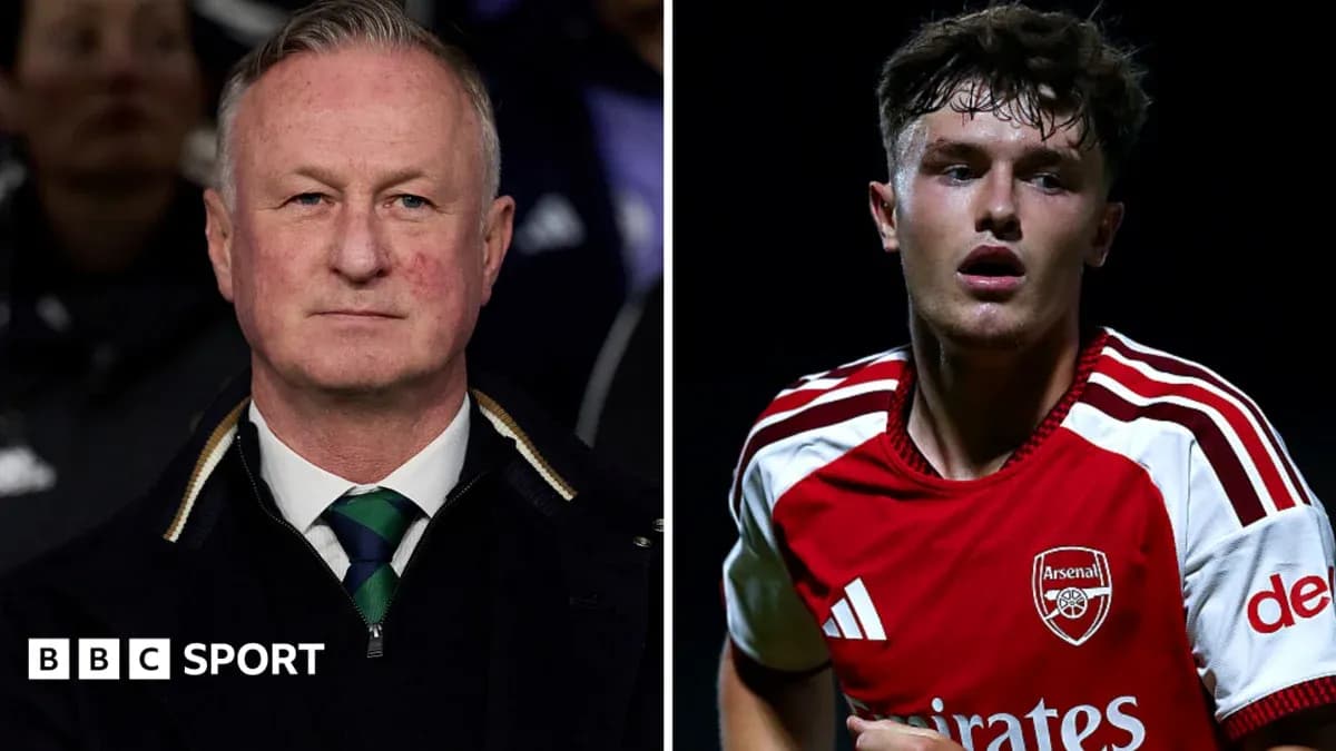 Entrenador y jugador de Arsenal en acción