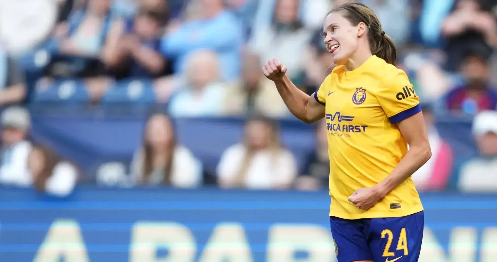 Jugadora celebrando un gol en el partido