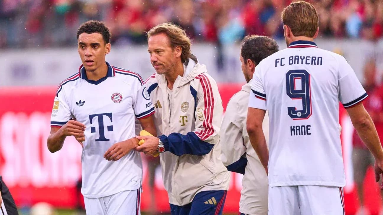 Jugadores del Bayern Munich en el banquillo durante partido