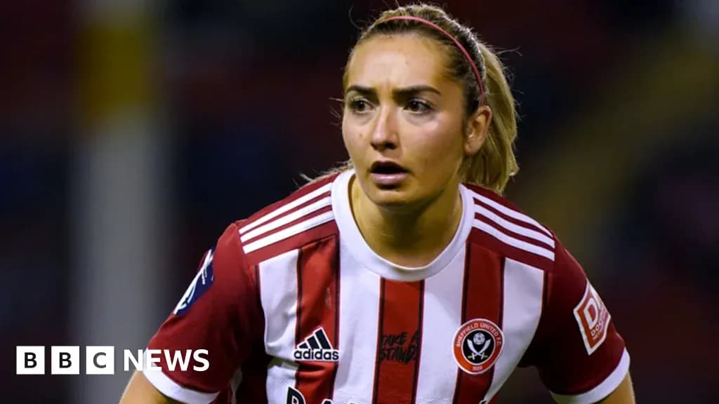 Jugadora de Sheffield United en acción durante un partido