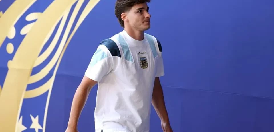 Jugador argentino entrando al estadio antes del partido