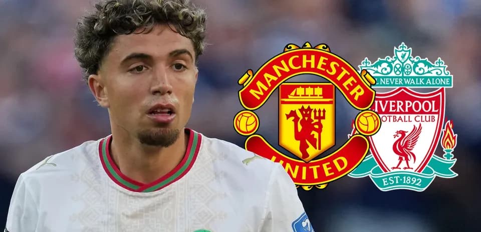 Jugador en acción con logotipos de Manchester United y Liverpool