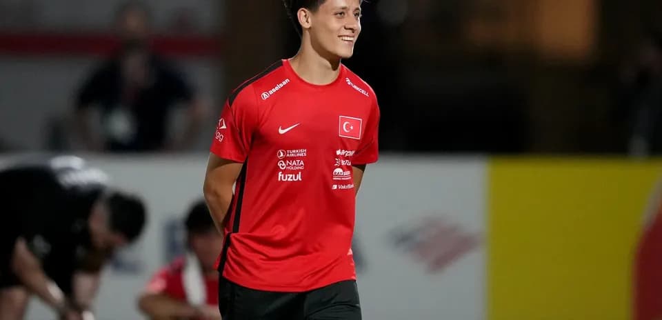 Jugador de Turquía sonriendo en entrenamiento