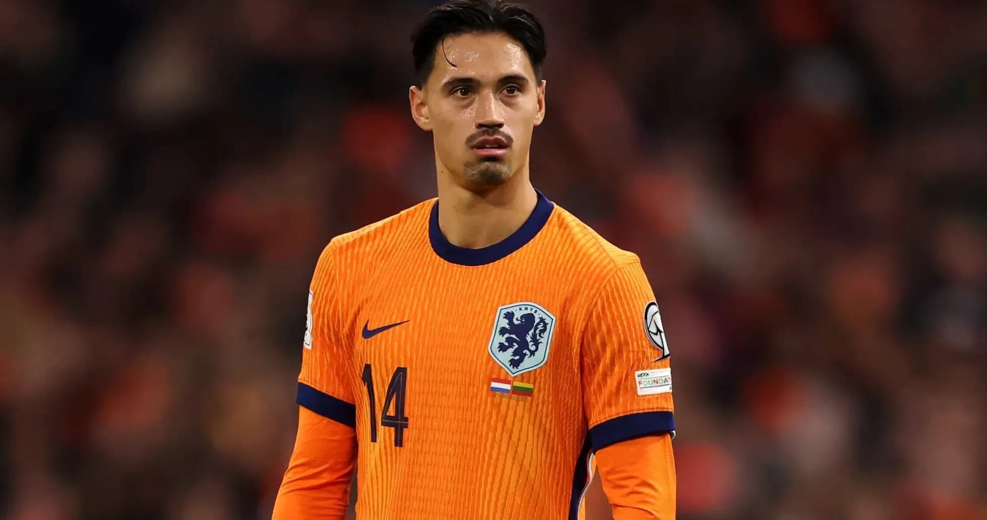 Jugador de la selección de los Países Bajos en acción