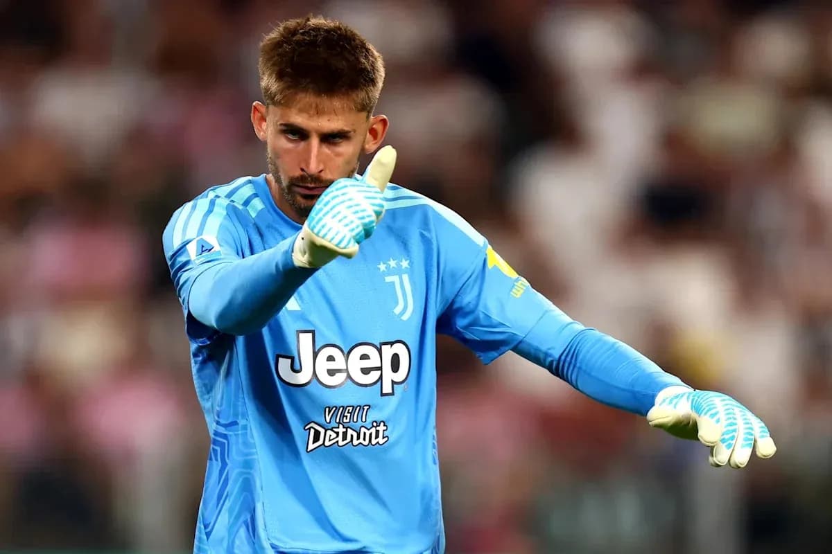 Portero de Juventus haciendo señal con la mano