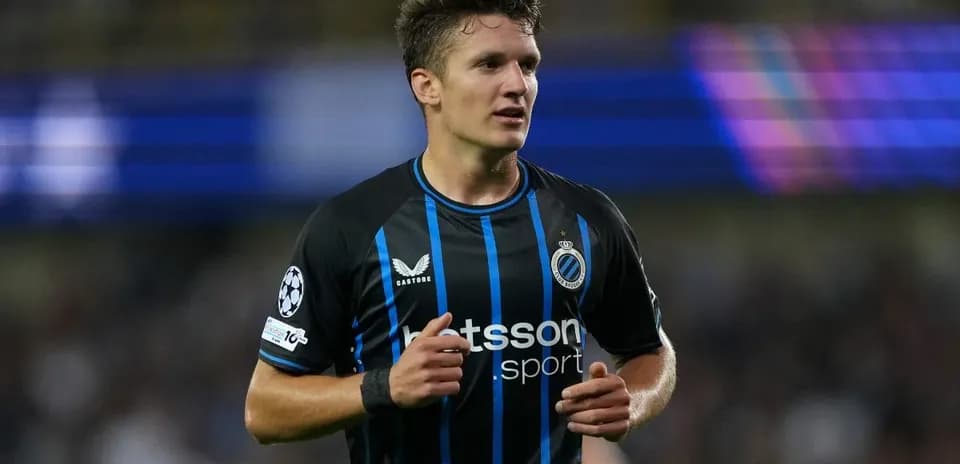 Jugador de Club Brugge durante un partido de fútbol
