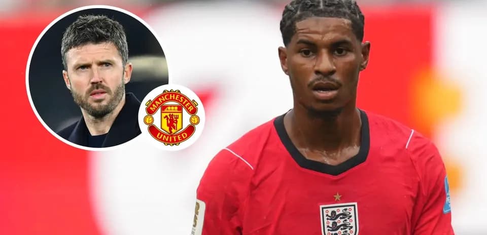 Jugador de Inglaterra en uniforme rojo durante un partido