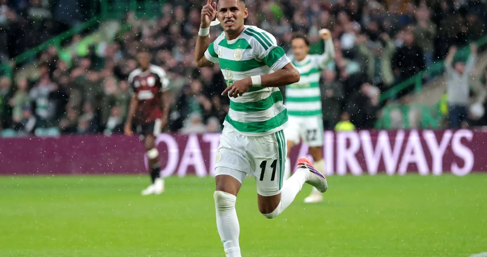 Jugador de Celtic celebrando un gol