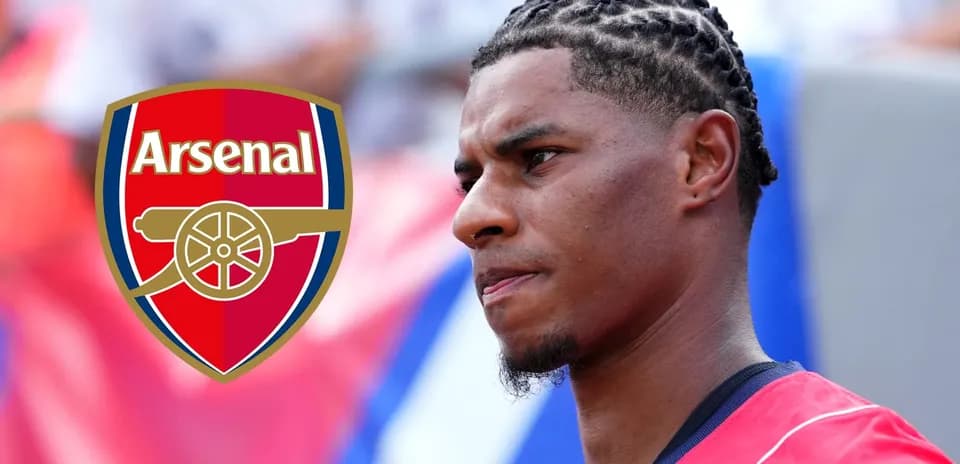 Jugador de Arsenal en el campo antes del partido