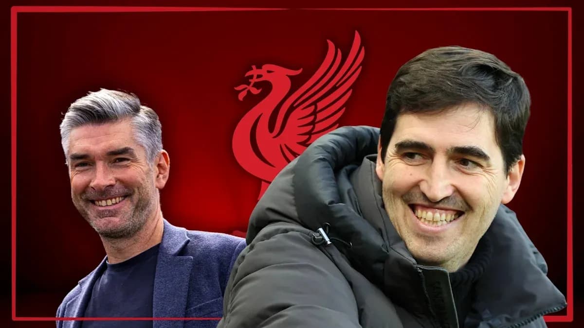 Entrenadores de fútbol con fondo de Liverpool