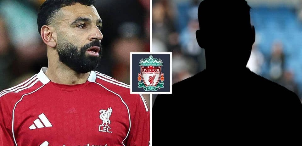 Mohamed Salah en uniforme de Liverpool con silueta al lado