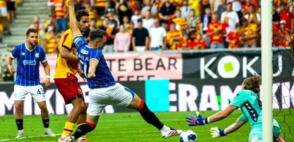 Gol de Jagiellonia en el partido contra Saburtalo