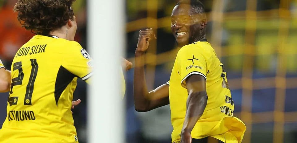 Jugadores de Dortmund celebrando un gol en el partido