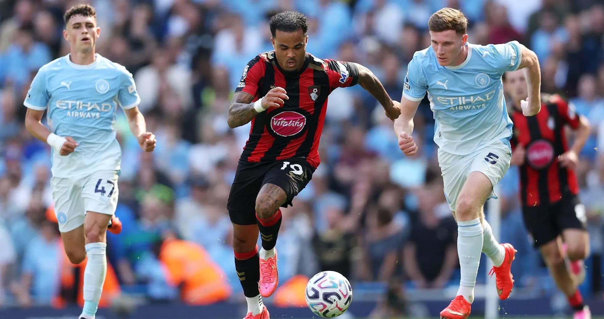 Jugadores de Manchester City y Bournemouth en acción