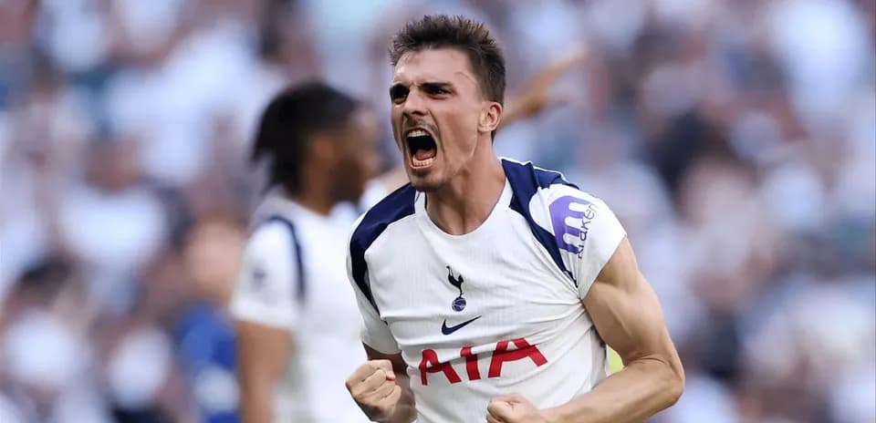 Jugador de Tottenham celebrando un gol