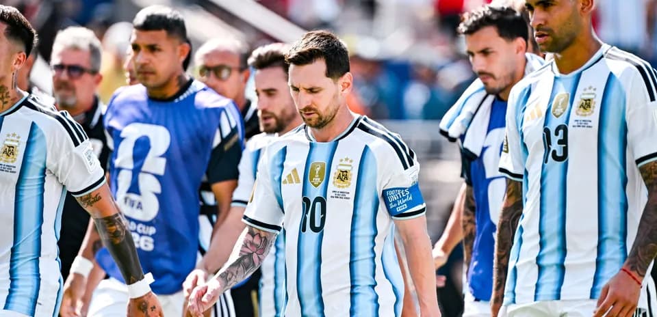 Jugadores de Argentina entrando al campo de juego