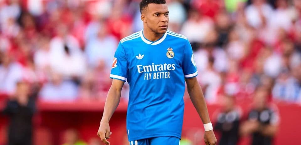 Jugador de Real Madrid en partido de fútbol