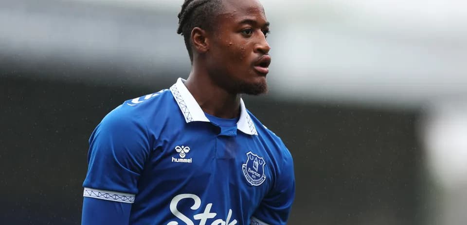 Jugador de Everton en acción durante un partido