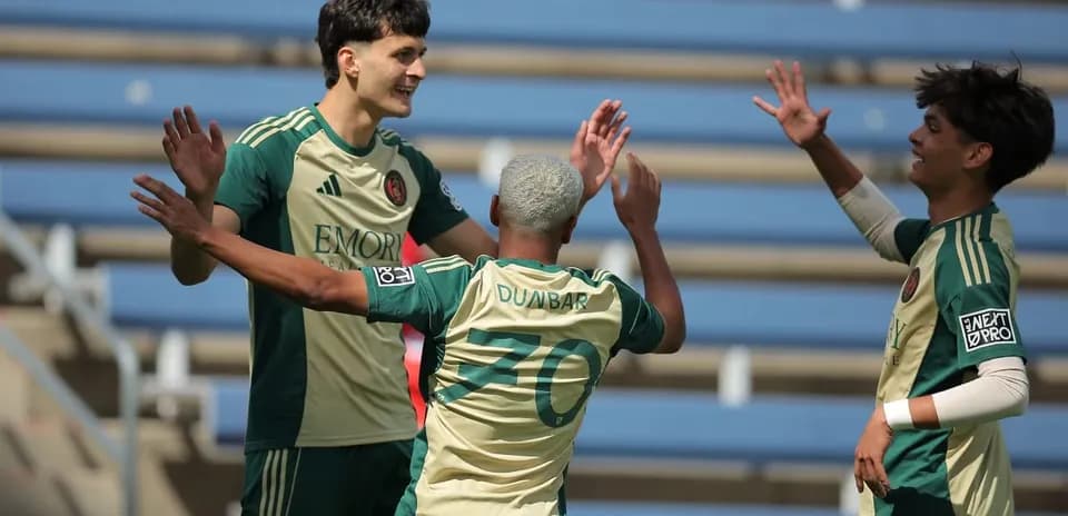 Jugadores de Atlanta United II celebrando un gol