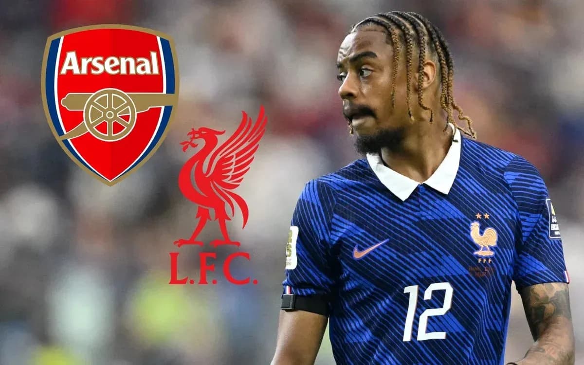 Jugador con camiseta de Francia y logos de Arsenal y Liverpool