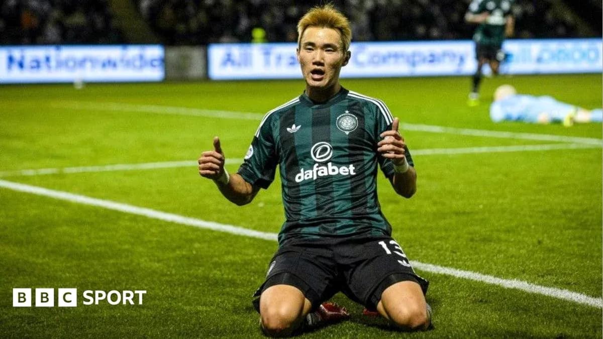 Jugador celebrando en el campo después de anotar