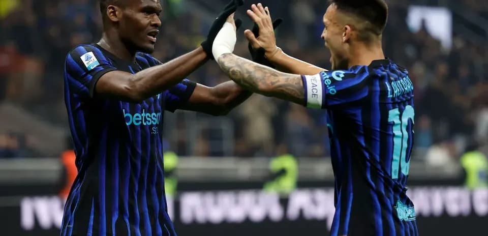 Jugadores de Inter celebrando un gol
