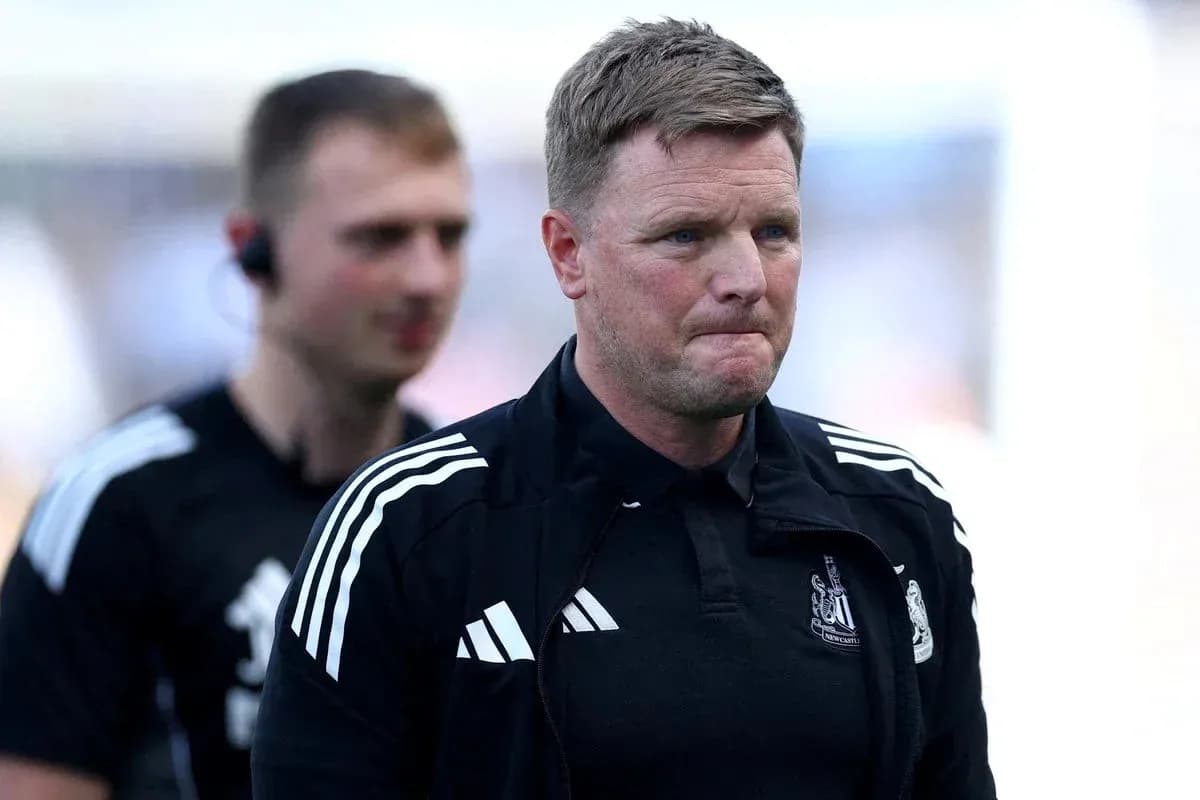 Entrenador de Newcastle United en el campo