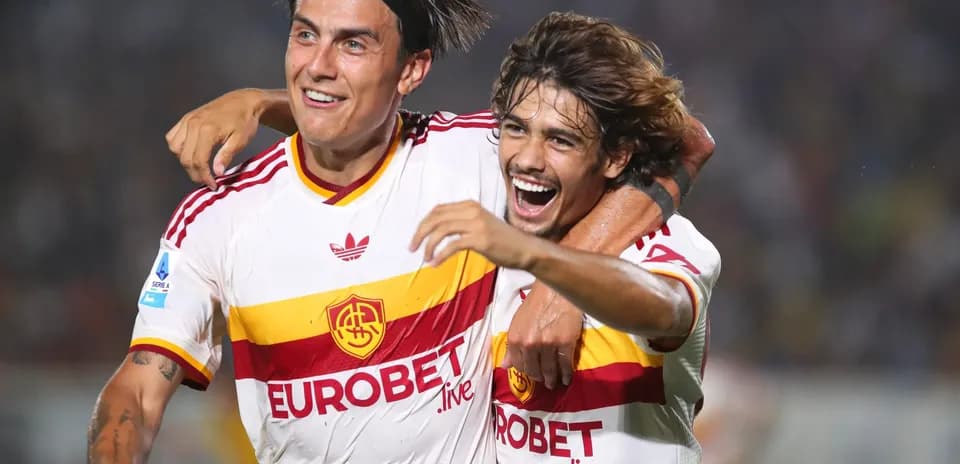 Jugadores de AS Roma celebrando un gol
