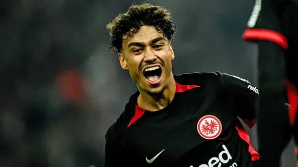 Jugador de Eintracht Frankfurt celebrando un gol