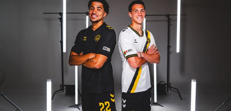Jugadores del Charleston Battery en sus uniformes