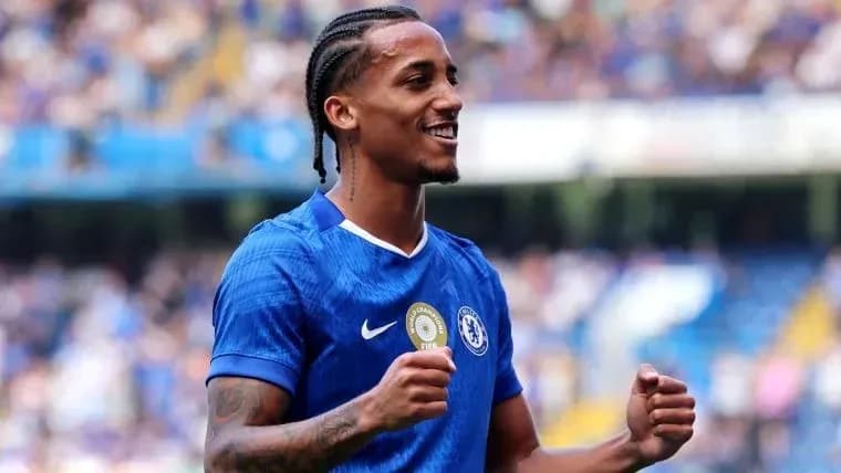Jugador de Chelsea celebrando en el estadio