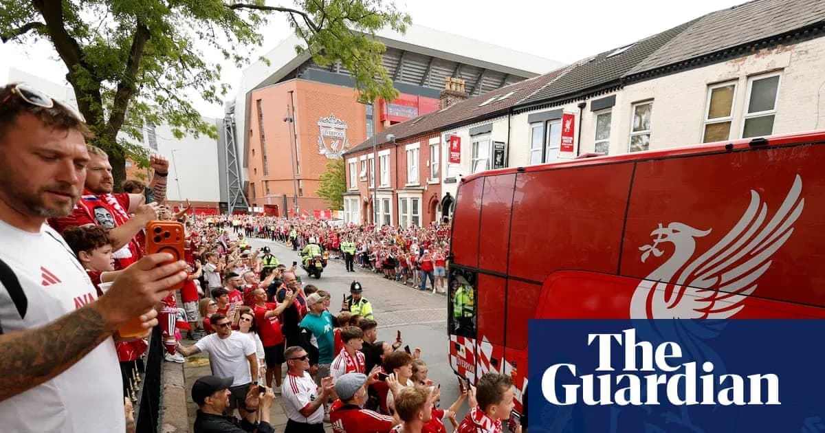 Aficionados de Liverpool en las calles antes del partido