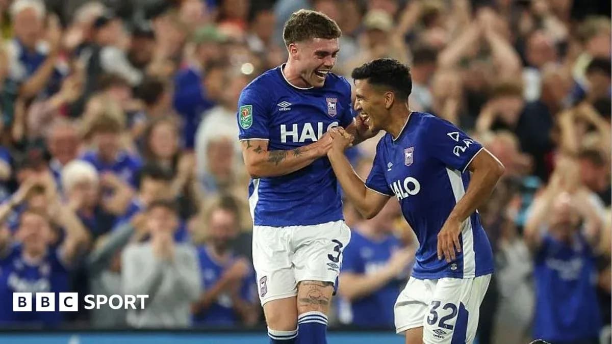 Jugadores de Ipswich celebrando un gol en el partido