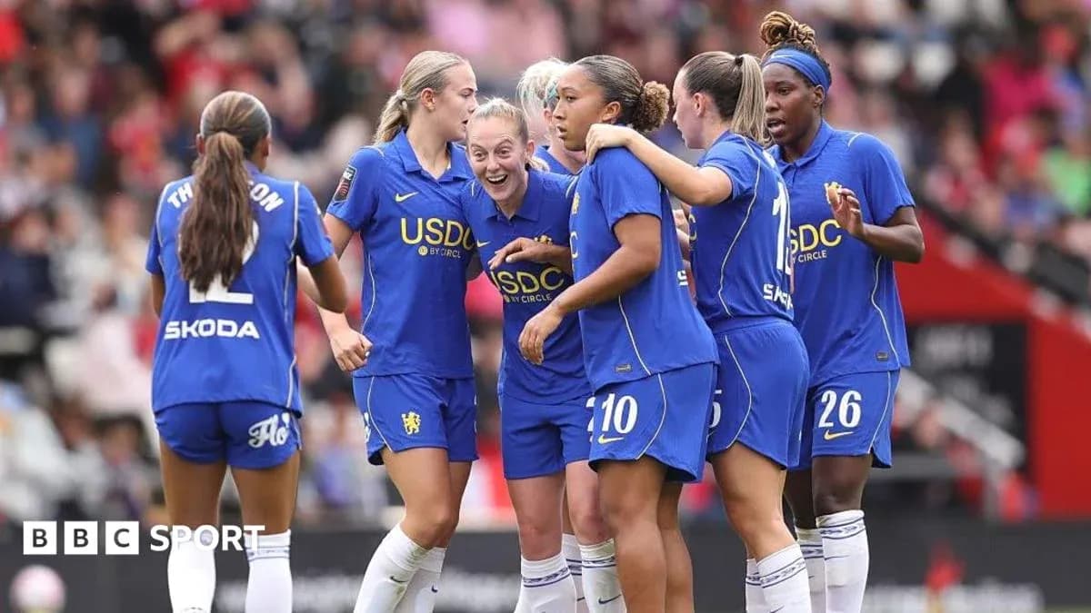 Jugadoras del Chelsea celebrando un gol en el partido