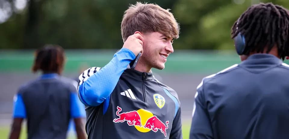 Jugador de Leeds United en sesión de entrenamiento