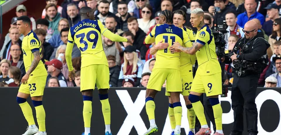 Jugadores de Tottenham celebrando un gol