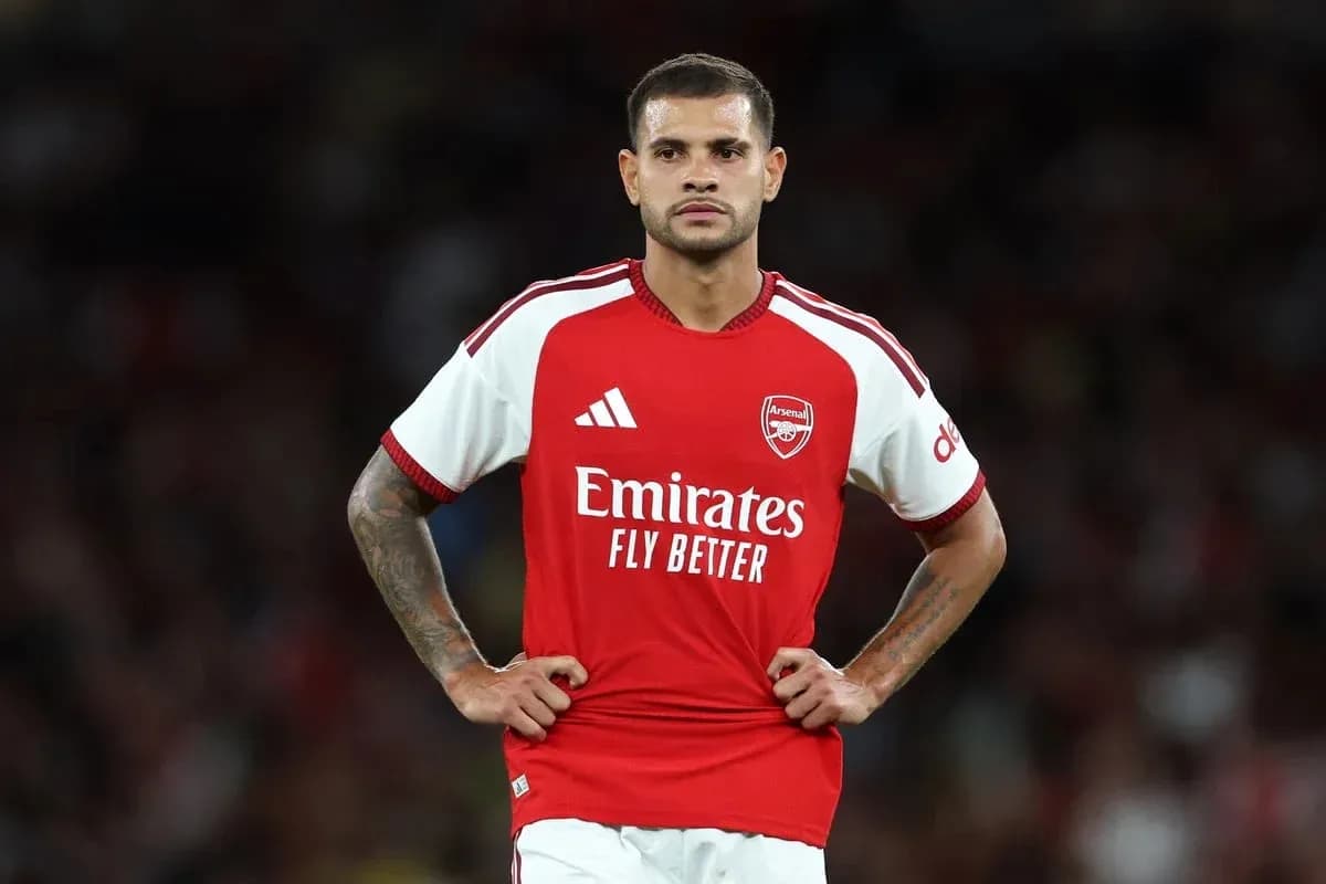 Jugador de Arsenal en campo durante el partido