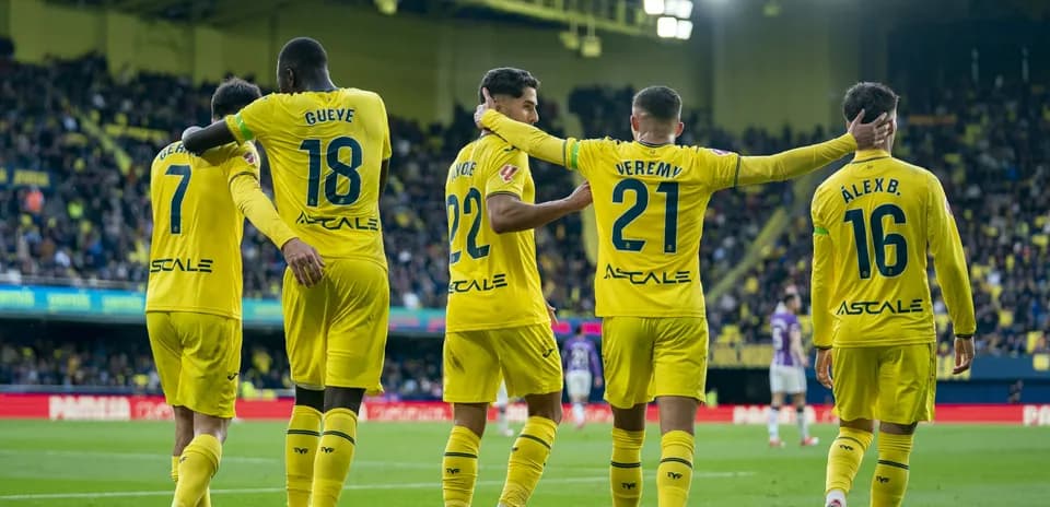 Jugadores de Villarreal celebrando un gol